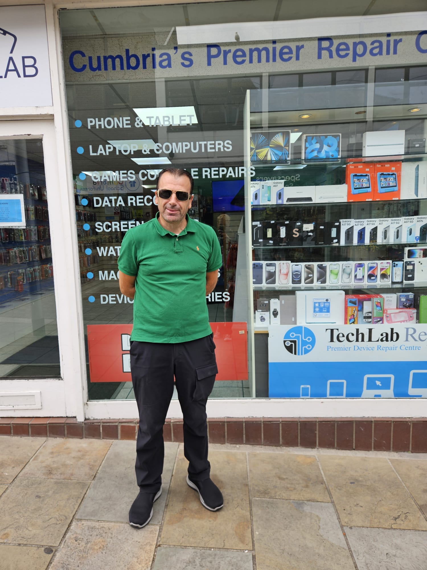 Town centre business launches “Second Life Scheme” to support local organisations